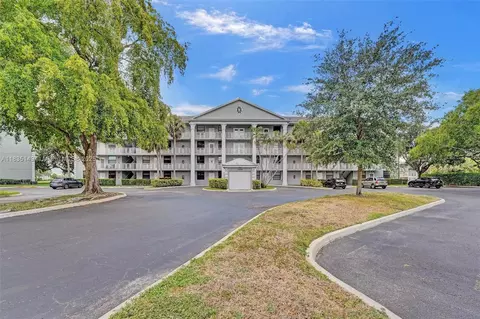 1530 Whitehall Dr #204, Davie, FL 33324