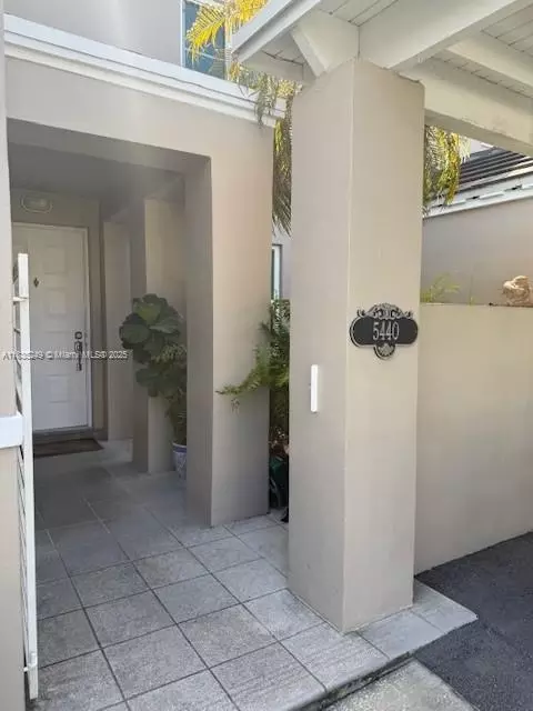 5440 SW 70th Pl N, Miami, FL 33155