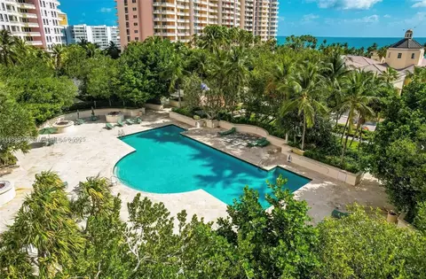 785 Crandon Blvd #302, Key Biscayne, FL 33149