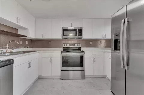 21 E 3rd St #406, Hialeah, FL 33010 photo 9