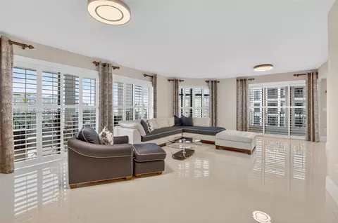200 E Palmetto Park Rd #714, Boca Raton, FL 33432