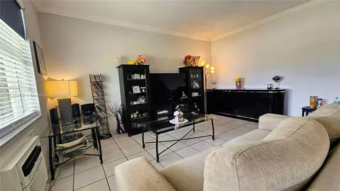 17000 NE 14th Ave #109, Miami, FL 33162