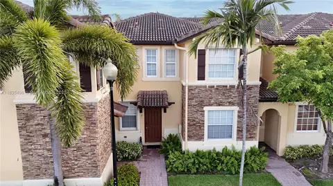 9323 SW 227th St #2-5, Cutler Bay, FL 33190