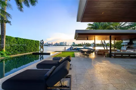 126 W San Marino Dr, Miami Beach, FL 33139