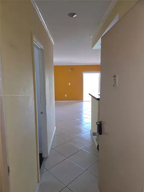 400 Kings Point Dr #401, Sunny Isles Beach, FL 33160
