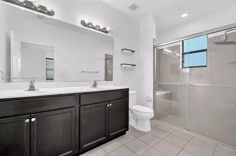 Bath - 11601 SW 151st Pl, Miami, FL 33196 photo 1 of 2