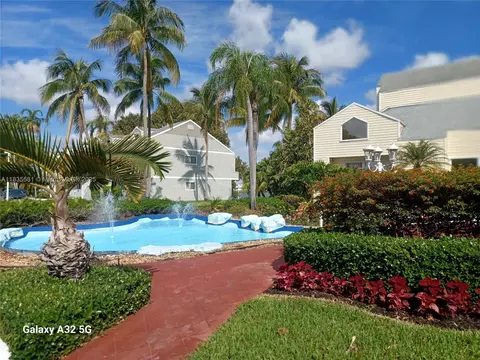 3421 NW 44th St #103, Oakland Park, FL 33309