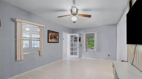 521 SE 5th St, Hialeah, FL 33010 photo 7