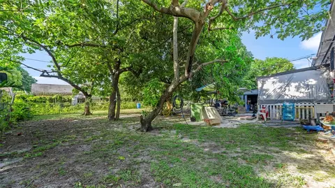 521 SE 5th St, Hialeah, FL 33010 photo 23
