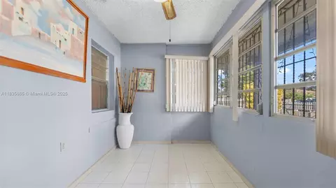 521 SE 5th St, Hialeah, FL 33010 photo 3