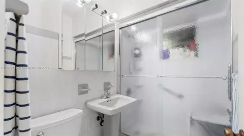 521 SE 5th St, Hialeah, FL 33010 photo 9