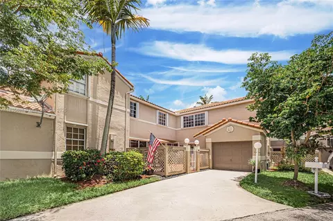11127 Long Boat Dr, Hollywood, FL 33026