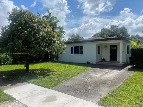 473 South Dr, Miami Springs, FL 33166