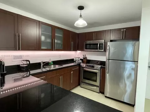 2301 Collins Ave #735, Miami Beach, FL 33139