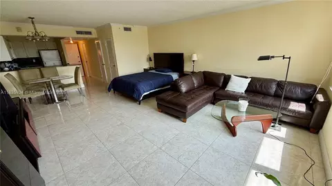 2501 S Ocean Dr #427, Hollywood, FL 33019