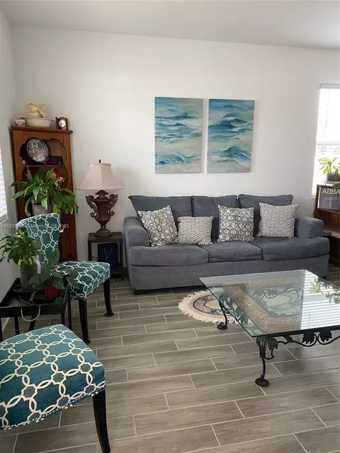 Living - 2843 Darlington Oak Ln, Ocoee, FL 34761 photo 1 of 1