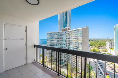2333 Brickell Ave #1908, Miami, FL 33129 photo 12