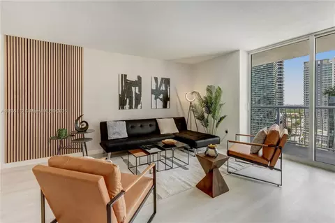 1200 Brickell Bay Dr #2424, Miami, FL 33131