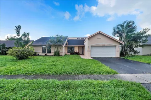 8250 NW 51st Ct, Lauderhill, FL 33351