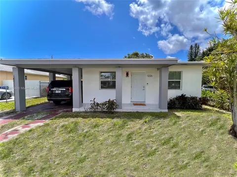 1226 NW 103rd St, Miami, FL 33147