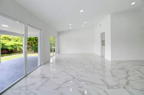 Living - 4808 Mango Dr, Tamarac, FL 33319 photo 3 of 7
