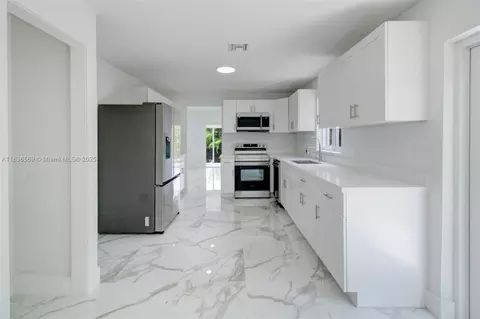 Kitchen - 4808 Mango Dr, Tamarac, FL 33319 photo 1 of 1