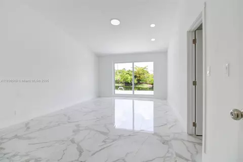 Living - 4808 Mango Dr, Tamarac, FL 33319 photo 7 of 7