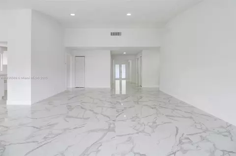 Living - 4808 Mango Dr, Tamarac, FL 33319 photo 6 of 7