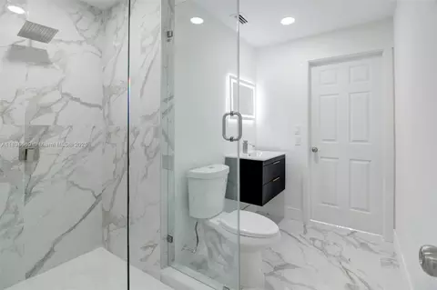 Bath - 4808 Mango Dr, Tamarac, FL 33319 photo 3 of 3