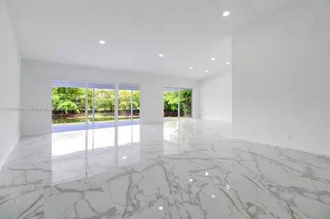 Living - 4808 Mango Dr, Tamarac, FL 33319 photo 4 of 7