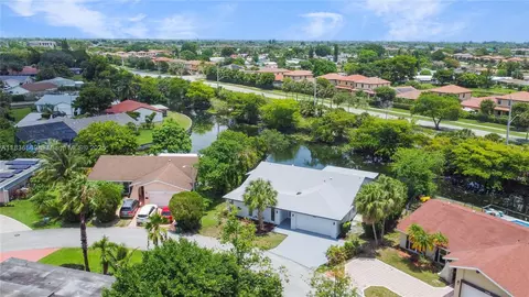 4808 Mango Dr, Tamarac, FL 33319