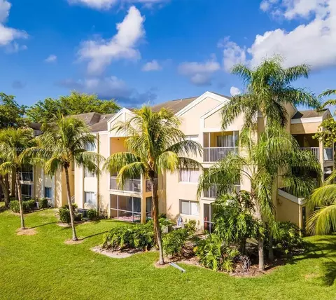5720 Rock Island Rd #390, Tamarac, FL 33319