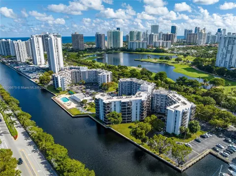 3401 N Country Club Dr #308, Aventura, FL 33180