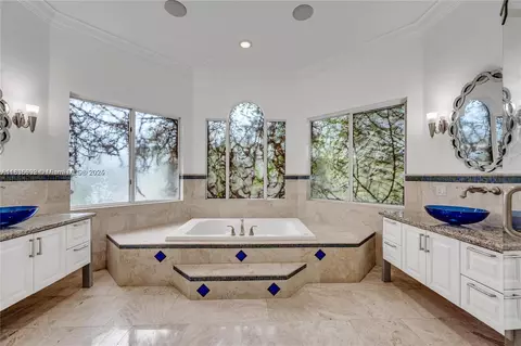 Bath - 13400 SW 83rd Ave, Pinecrest, FL 33156 photo 2 of 4