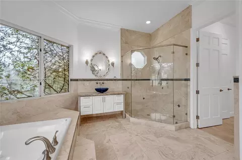 Bath - 13400 SW 83rd Ave, Pinecrest, FL 33156 photo 4 of 4