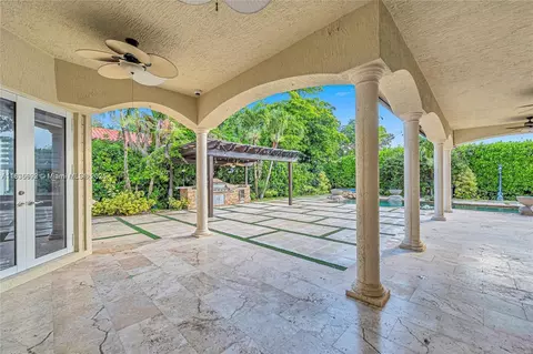 Exterior - 13400 SW 83rd Ave, Pinecrest, FL 33156 photo 10 of 18