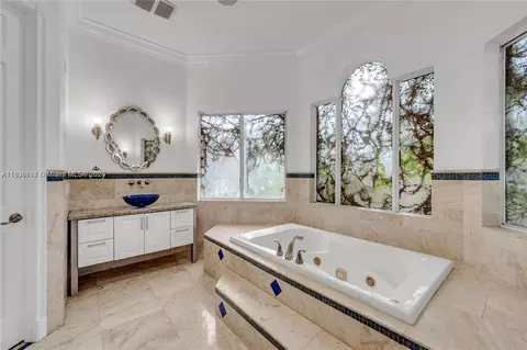 Bath - 13400 SW 83rd Ave, Pinecrest, FL 33156 photo 1 of 4