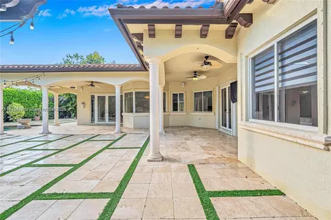 Exterior - 13400 SW 83rd Ave, Pinecrest, FL 33156 photo 3 of 18