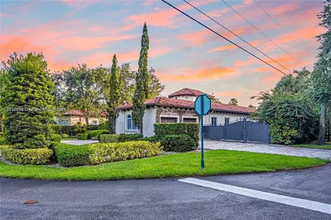 Exterior - 13400 SW 83rd Ave, Pinecrest, FL 33156 photo 18 of 18
