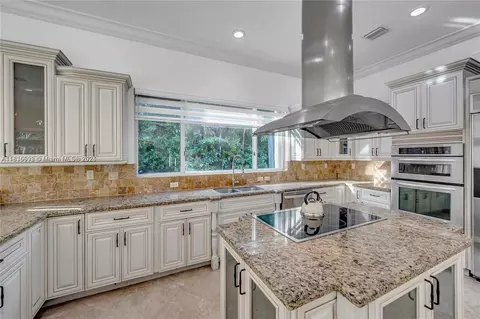 Kitchen - 13400 SW 83rd Ave, Pinecrest, FL 33156 photo 2 of 4