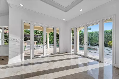Living - 13400 SW 83rd Ave, Pinecrest, FL 33156 photo 4 of 5