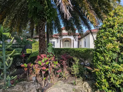Exterior - 13400 SW 83rd Ave, Pinecrest, FL 33156 photo 17 of 18