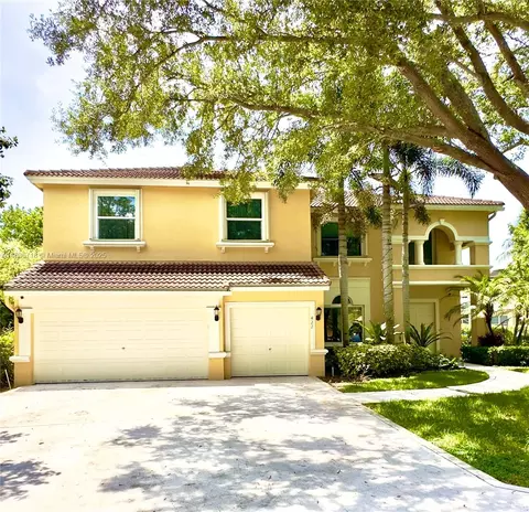 422 Oriole Cir, Jupiter, FL 33458