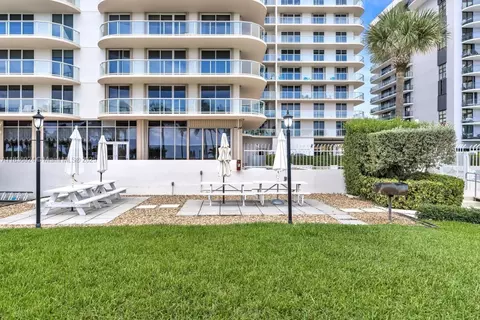 Exterior - 8855 E Collins Ave #2F, Surfside, FL 33154 photo 10 of 11