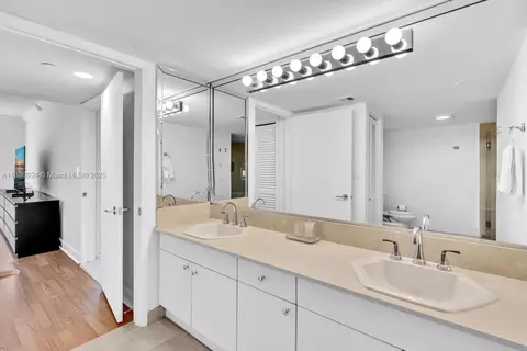 Bath - 8855 E Collins Ave #2F, Surfside, FL 33154 photo 2 of 7