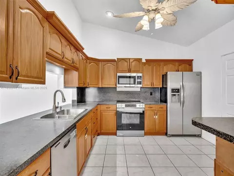 5201 SW 31st Ave #112, Fort Lauderdale, FL 33312