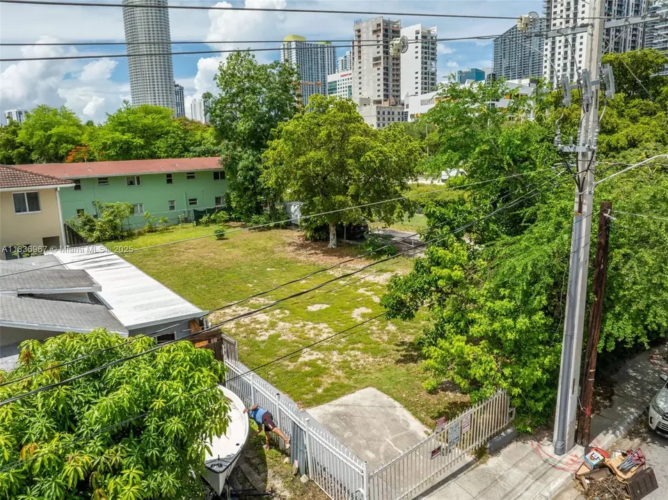 View/Area - 367 SW 11th St, Miami, FL 33130 photo 15 of 15