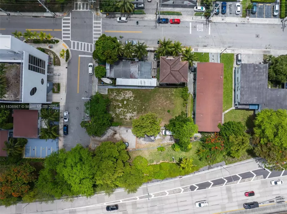 View/Area - 367 SW 11th St, Miami, FL 33130 photo 10 of 15