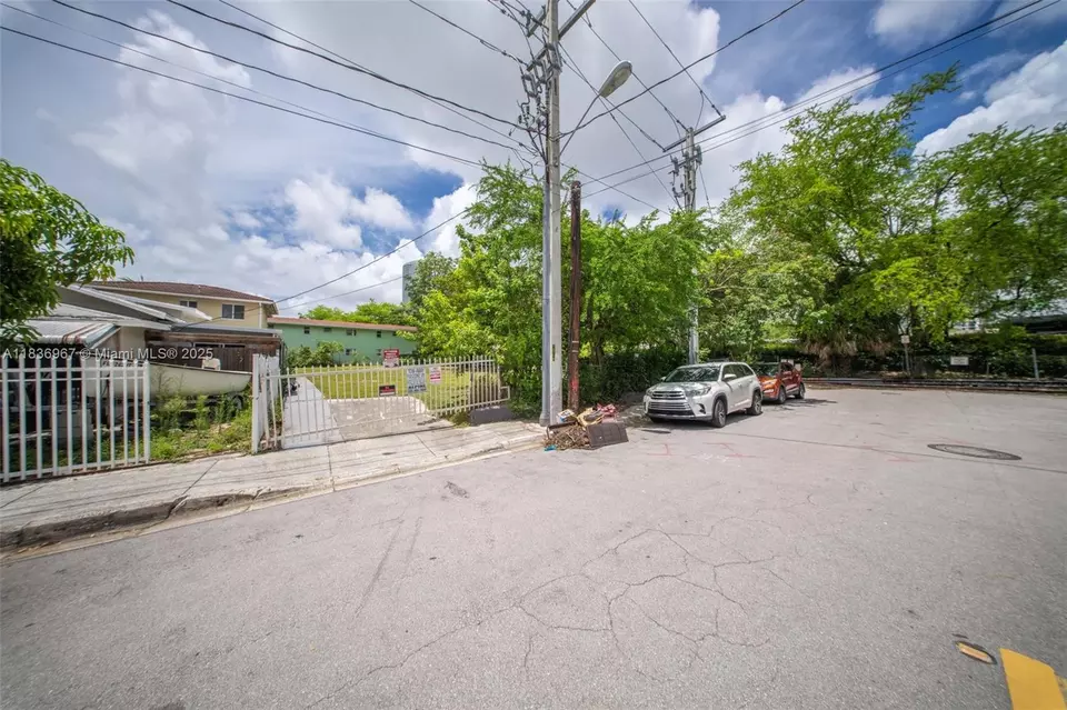 Other - 367 SW 11th St, Miami, FL 33130 photo 1 of 2