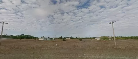 914 Columbus Blvd, Lehigh Acres, FL 33974